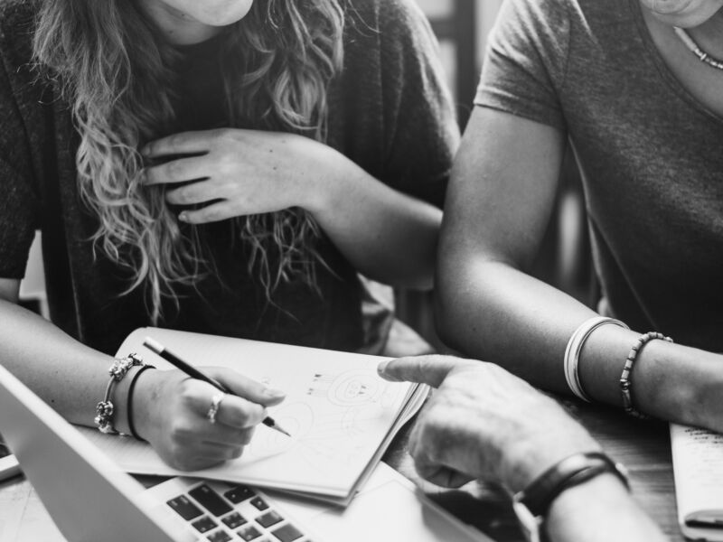 Консультант по бухгалтерии и налогам